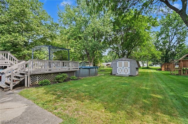 26930 Southwood Lane, Olmsted Falls, OH 44138