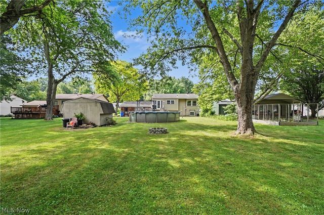 26930 Southwood Lane, Olmsted Falls, OH 44138