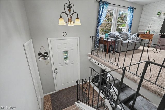 26930 Southwood Lane, Olmsted Falls, OH 44138