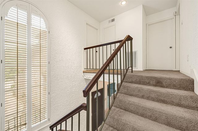 425 E Fair Harbor Lane, Houston, TX 77079