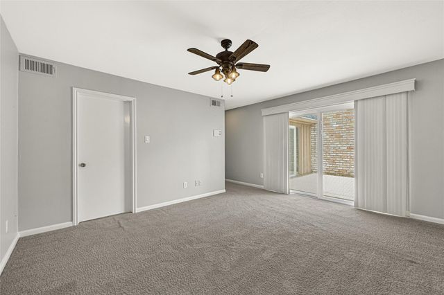 425 E Fair Harbor Lane, Houston, TX 77079