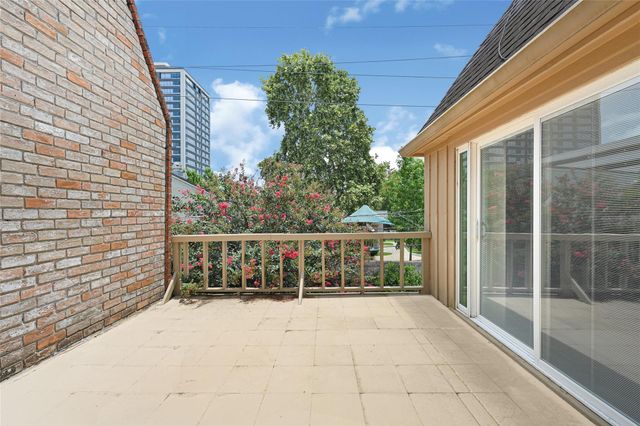 425 E Fair Harbor Lane, Houston, TX 77079