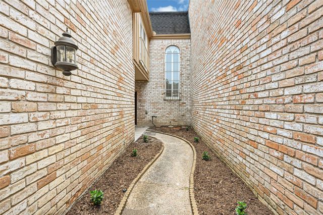 425 E Fair Harbor Lane, Houston, TX 77079