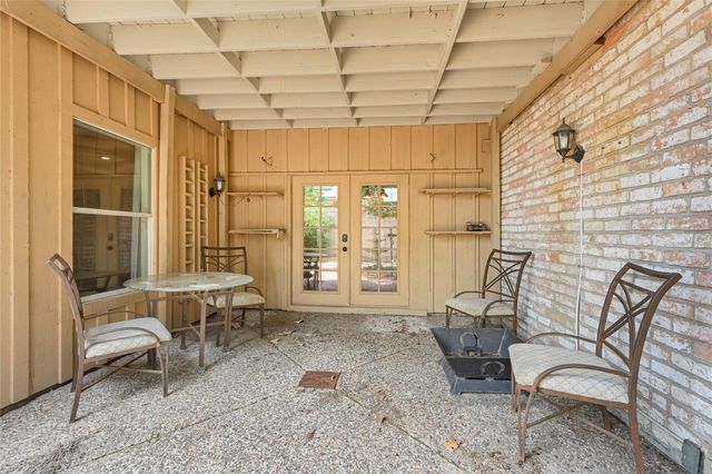 425 E Fair Harbor Lane, Houston, TX 77079