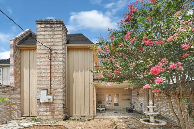 425 E Fair Harbor Lane, Houston, TX 77079