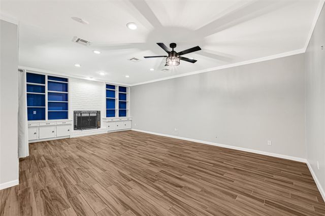 425 E Fair Harbor Lane, Houston, TX 77079