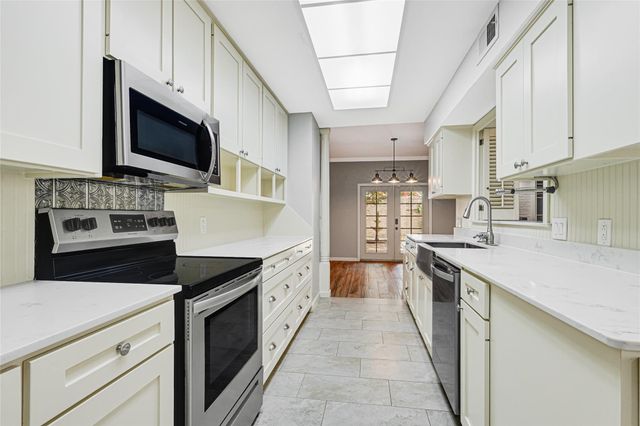 425 E Fair Harbor Lane, Houston, TX 77079