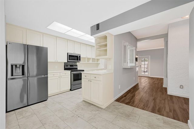 425 E Fair Harbor Lane, Houston, TX 77079