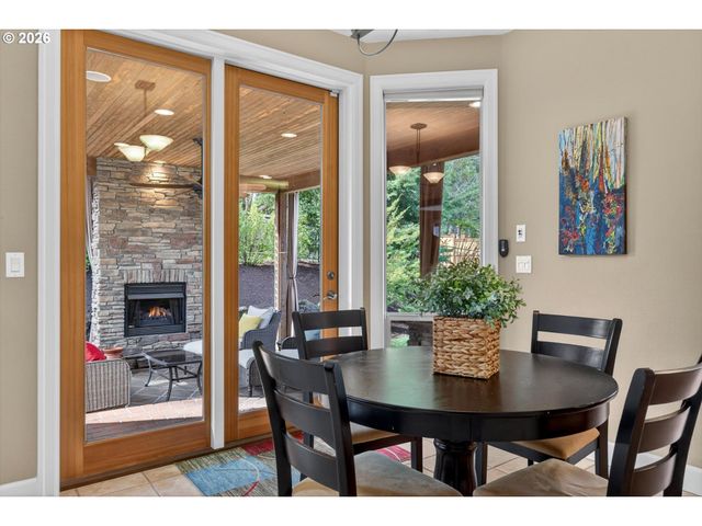 3390 QUAIL RIDGE Ct, West Linn, OR 97068