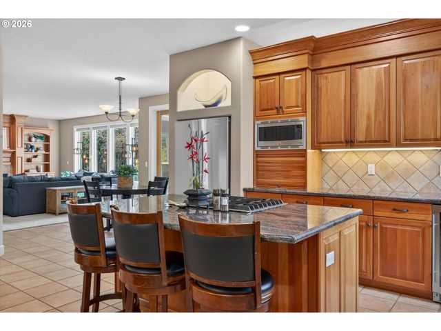 3390 QUAIL RIDGE Ct, West Linn, OR 97068