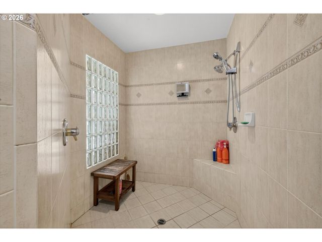 3390 QUAIL RIDGE Ct, West Linn, OR 97068