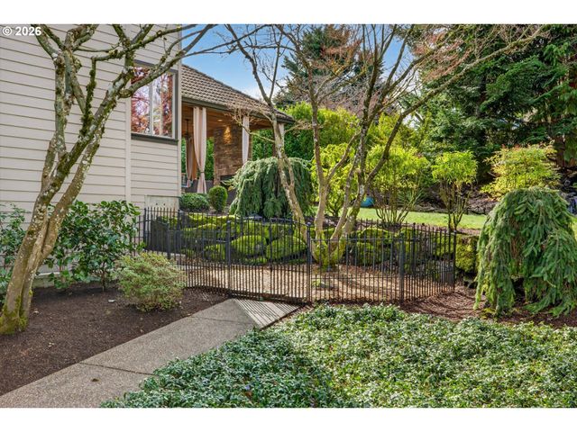 3390 QUAIL RIDGE Ct, West Linn, OR 97068