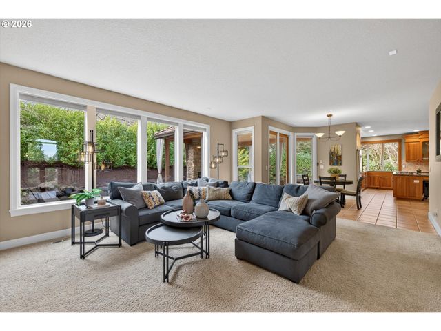 3390 QUAIL RIDGE Ct, West Linn, OR 97068