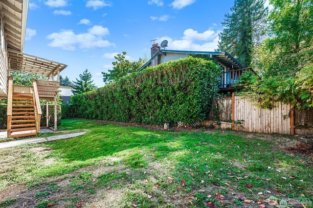 14221 SE 10th Place, Bellevue, WA 98007