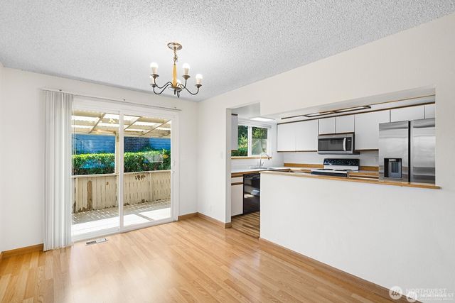 14221 SE 10th Place, Bellevue, WA 98007