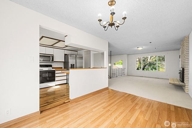 14221 SE 10th Place, Bellevue, WA 98007