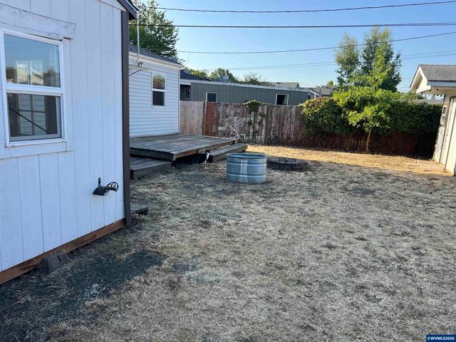 745 16th Av SW, Albany, OR 97321