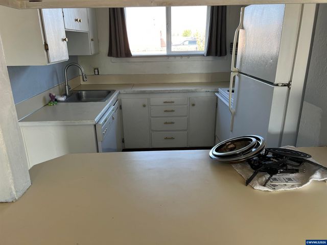 745 16th Av SW, Albany, OR 97321