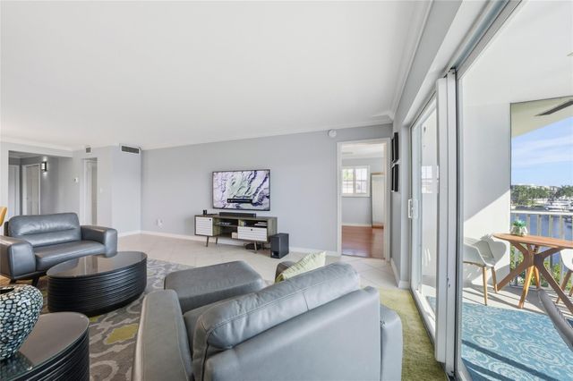 1332 Bayview Drive 401, Fort Lauderdale, FL 33304