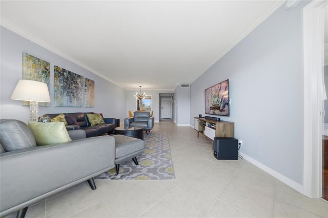 1332 Bayview Drive 401, Fort Lauderdale, FL 33304