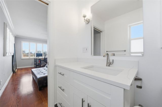 1332 Bayview Drive 401, Fort Lauderdale, FL 33304