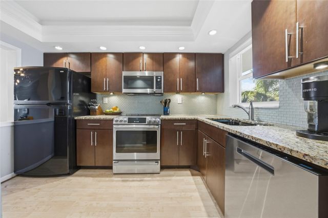 1332 Bayview Drive 401, Fort Lauderdale, FL 33304