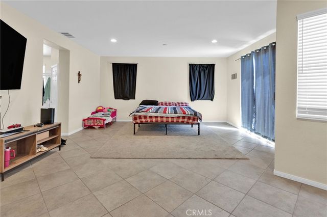 13912 Pinellia, Hesperia, CA 92344