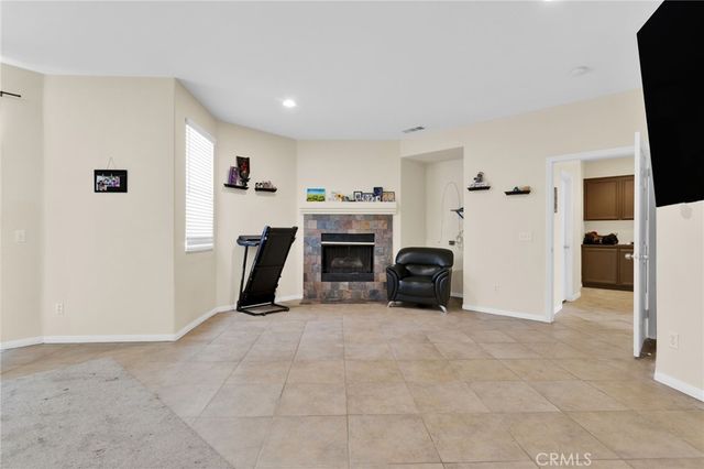 13912 Pinellia, Hesperia, CA 92344