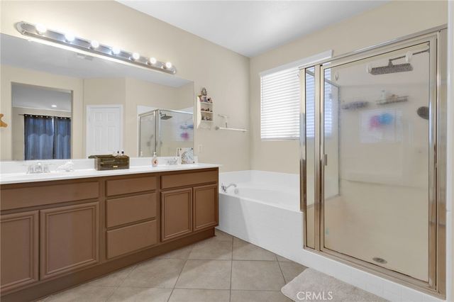 13912 Pinellia, Hesperia, CA 92344