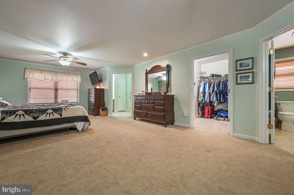 Image 20 of property listing at 850 ARTHURSVILLE RD, Hartly, DE 19953