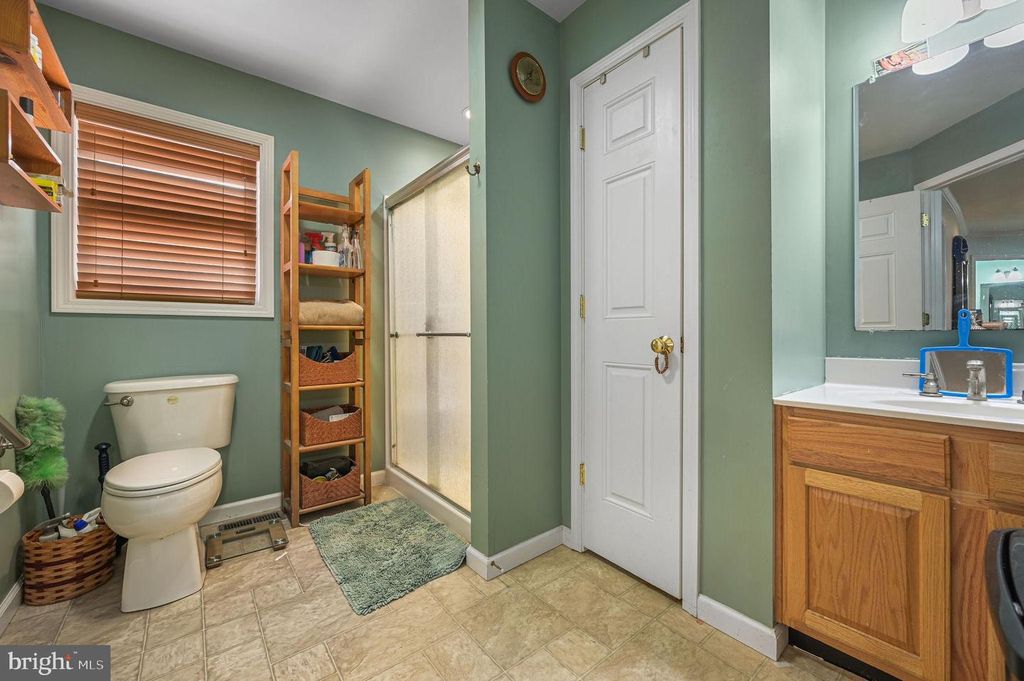 Image 31 of property listing at 850 ARTHURSVILLE RD, Hartly, DE 19953