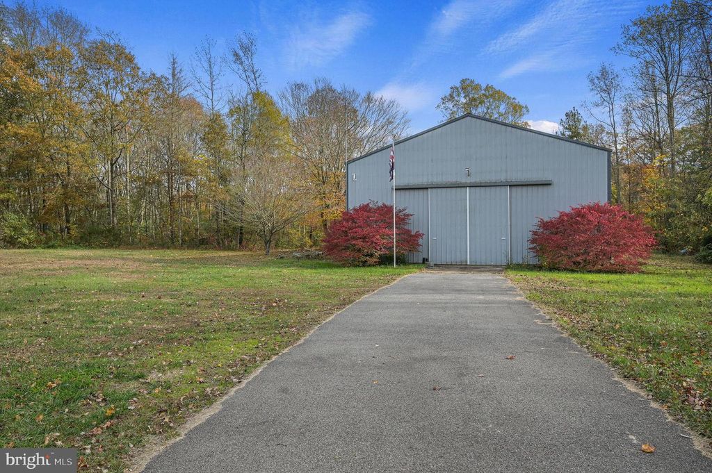 Image 7 of property listing at 850 ARTHURSVILLE RD, Hartly, DE 19953