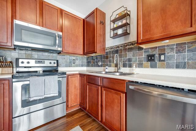 2024 Village Glen Drive, Wentzville, MO 63385