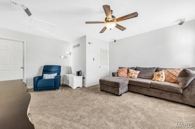 2024 Village Glen Drive, Wentzville, MO 63385