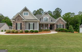 319 Beaconsfield Drive, Sharpsburg, GA 30277