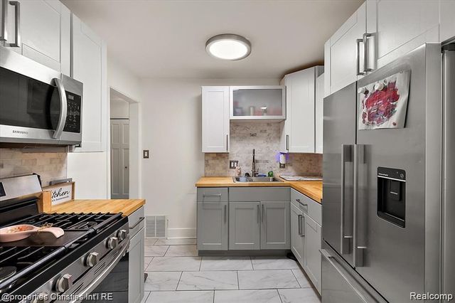 9288 Camley Street, Detroit, MI 48224