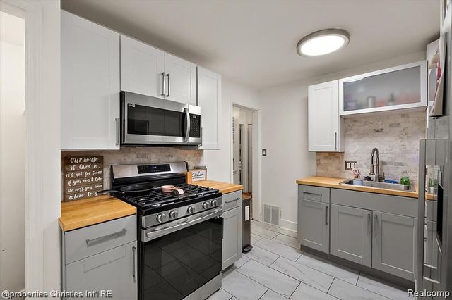 9288 Camley Street, Detroit, MI 48224