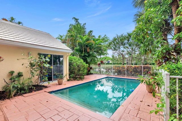 9358 Heathridge Drive, West Palm Beach, FL 33411