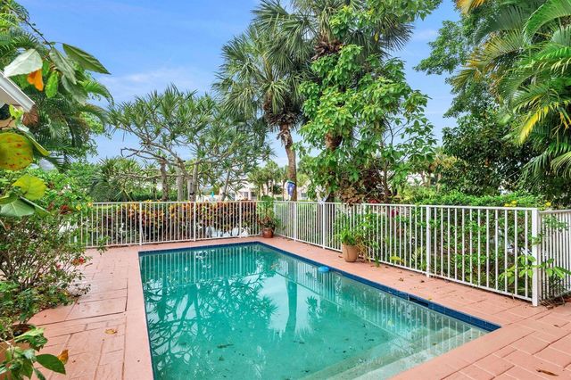 9358 Heathridge Drive, West Palm Beach, FL 33411