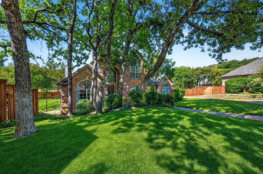 2830 Woodhollow Court, Highland Village, TX 75077 — photo 2