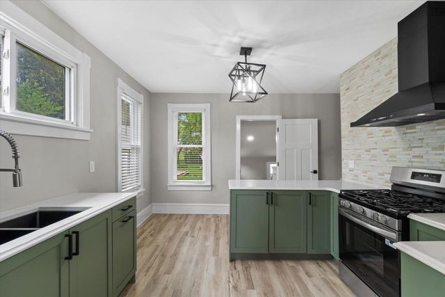 7131 S Pennsylvania AVENUE, Oak Creek, WI 53154