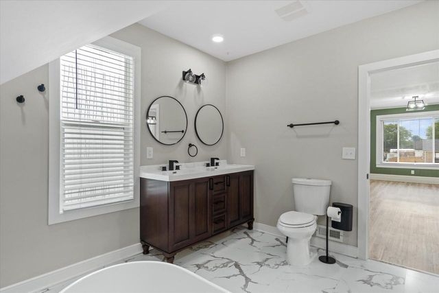 7131 S Pennsylvania AVENUE, Oak Creek, WI 53154