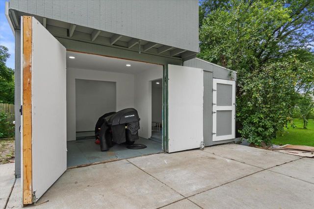 7131 S Pennsylvania AVENUE, Oak Creek, WI 53154