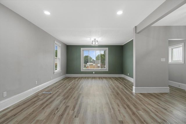 7131 S Pennsylvania AVENUE, Oak Creek, WI 53154