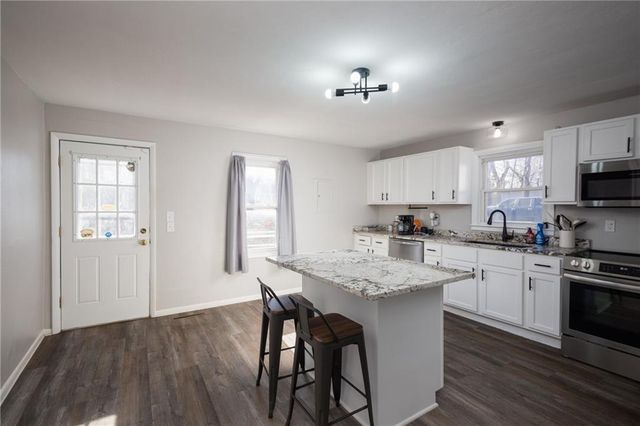 300 E Florence Street, Windsor, MO 65360