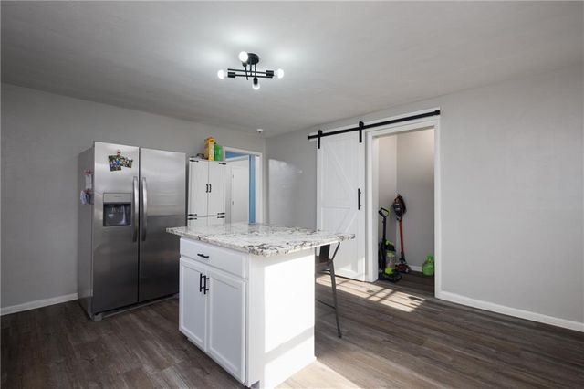 300 E Florence Street, Windsor, MO 65360