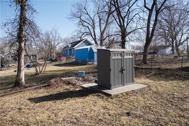 300 E Florence Street, Windsor, MO 65360