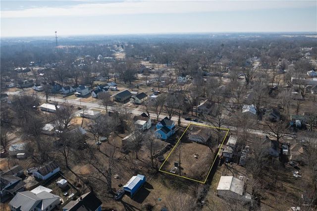 300 E Florence Street, Windsor, MO 65360