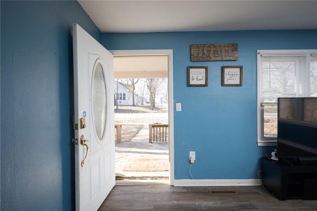 300 E Florence Street, Windsor, MO 65360