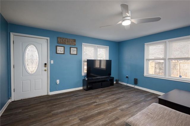 300 E Florence Street, Windsor, MO 65360